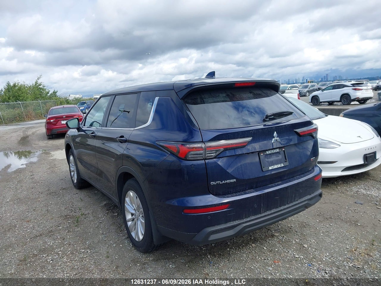 2026 MITSUBISHI OUTLANDER ES S-AWC thumbnail 4
