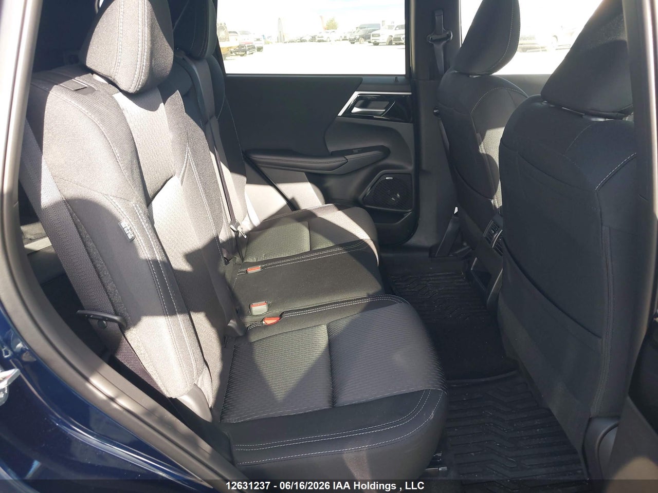 2026 MITSUBISHI OUTLANDER ES S-AWC thumbnail 9