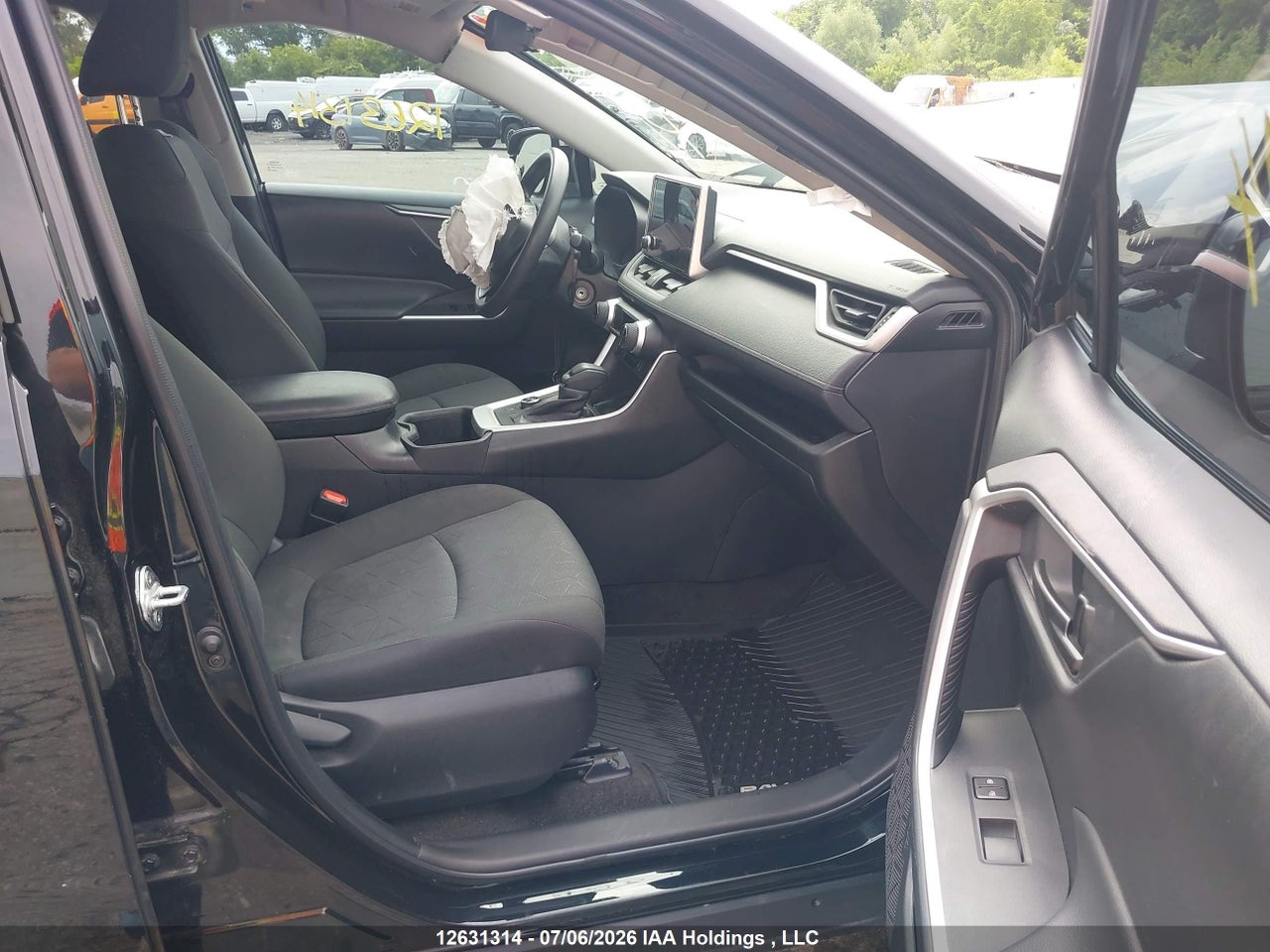 2023 TOYOTA RAV4 HYBRID LE thumbnail 6