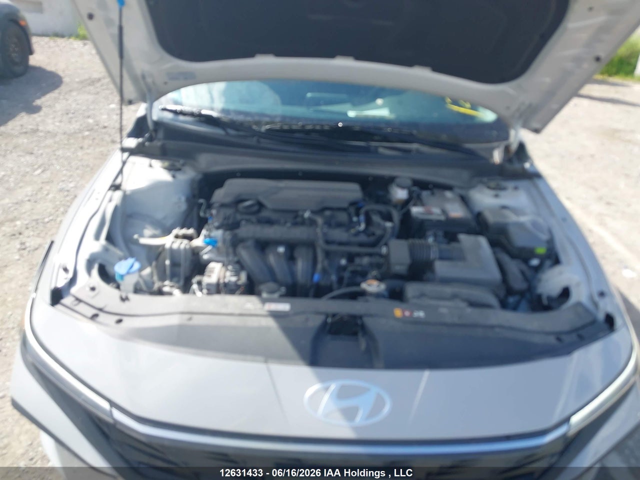 2025 HYUNDAI ELANTRA PREFERRED WITH TECH PACKAGE thumbnail 11