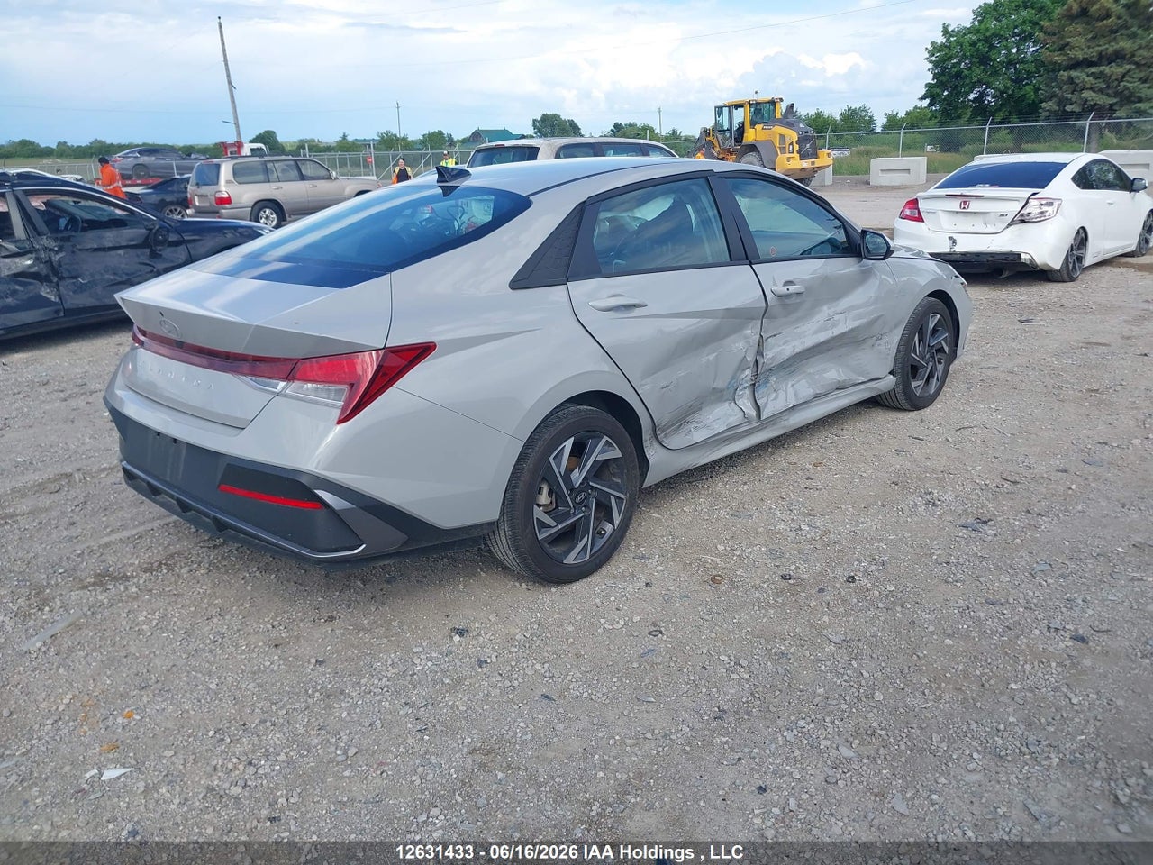 2025 HYUNDAI ELANTRA PREFERRED WITH TECH PACKAGE thumbnail 5