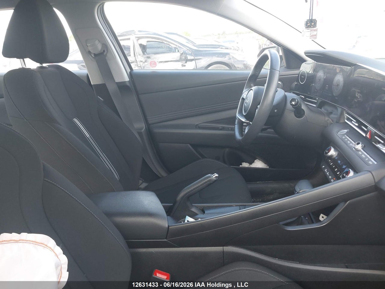 2025 HYUNDAI ELANTRA PREFERRED WITH TECH PACKAGE thumbnail 6