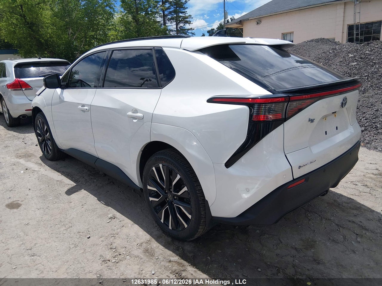 2026 TOYOTA BZ LIMITED AWD thumbnail 4
