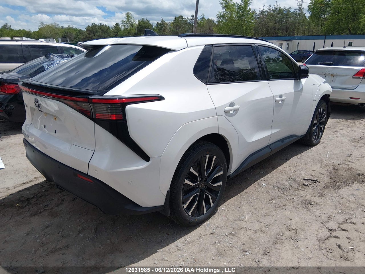 2026 TOYOTA BZ LIMITED AWD thumbnail 5