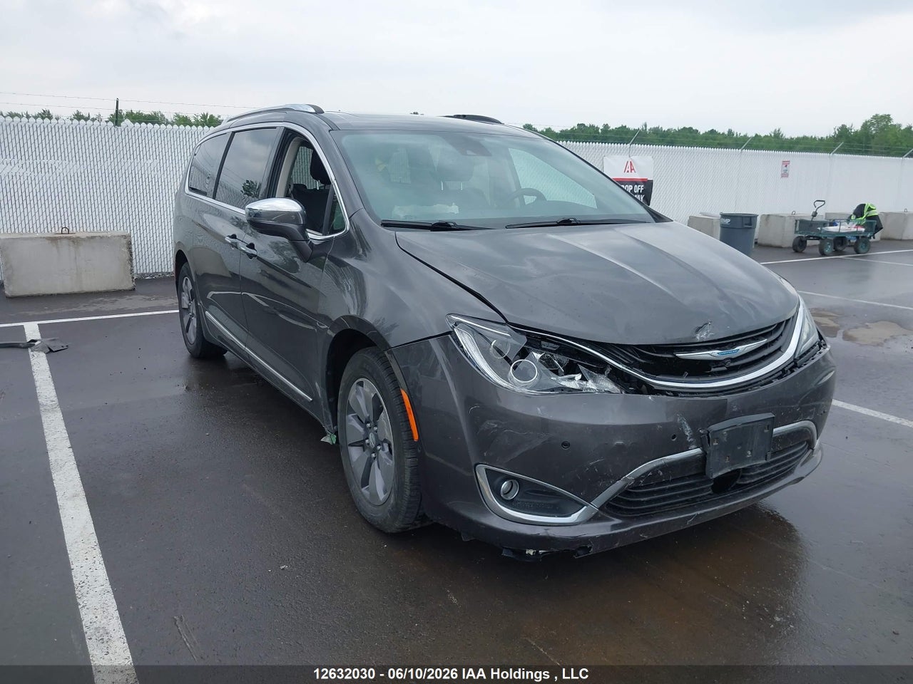 2018 CHRYSLER PACIFICA HYBRID LIMITED thumbnail 2