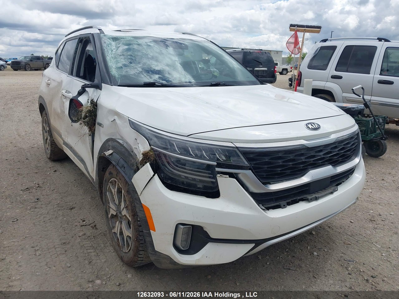 2021 KIA SELTOS EX thumbnail 2