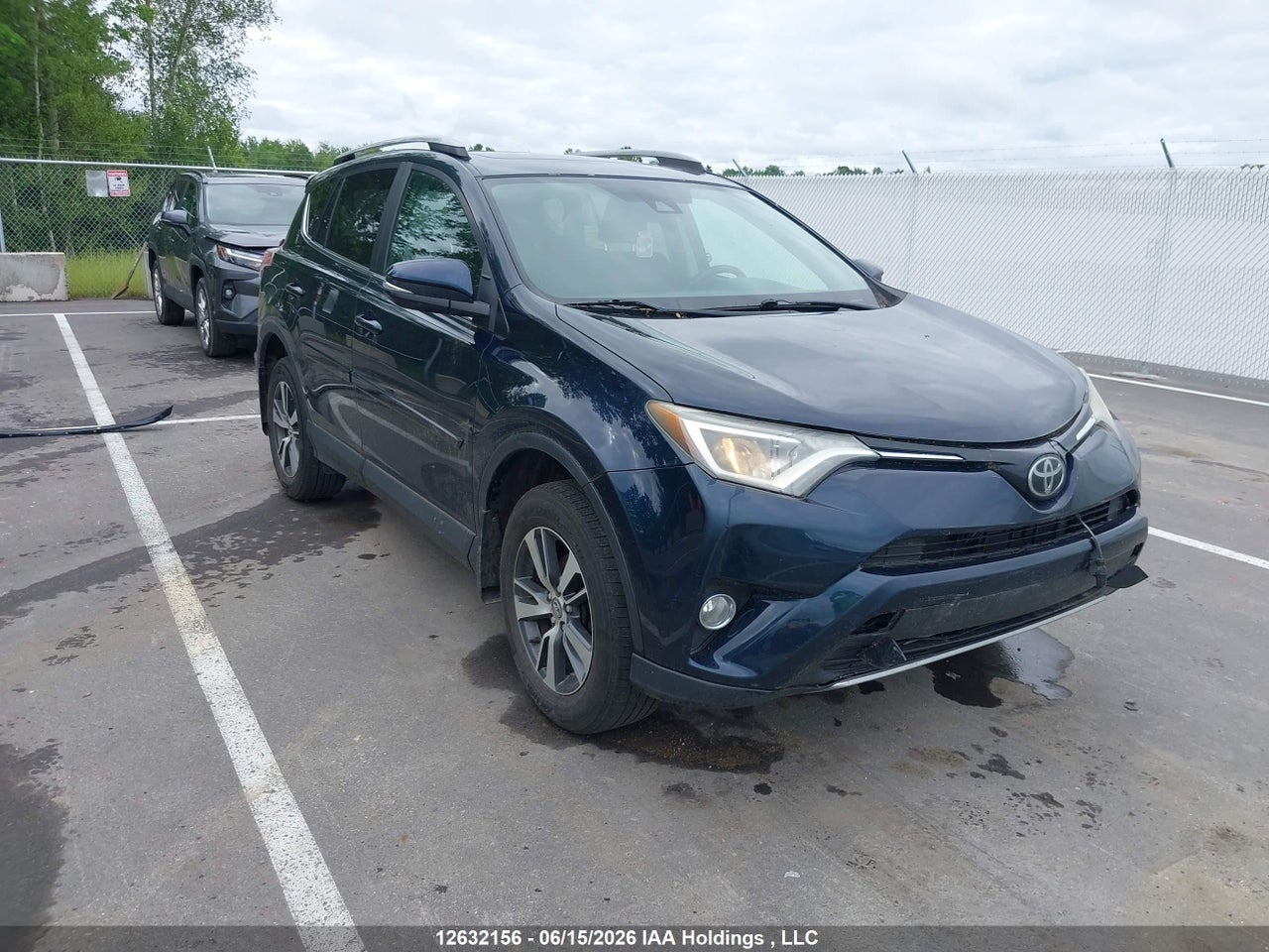 2017 TOYOTA RAV4 XLE thumbnail 2