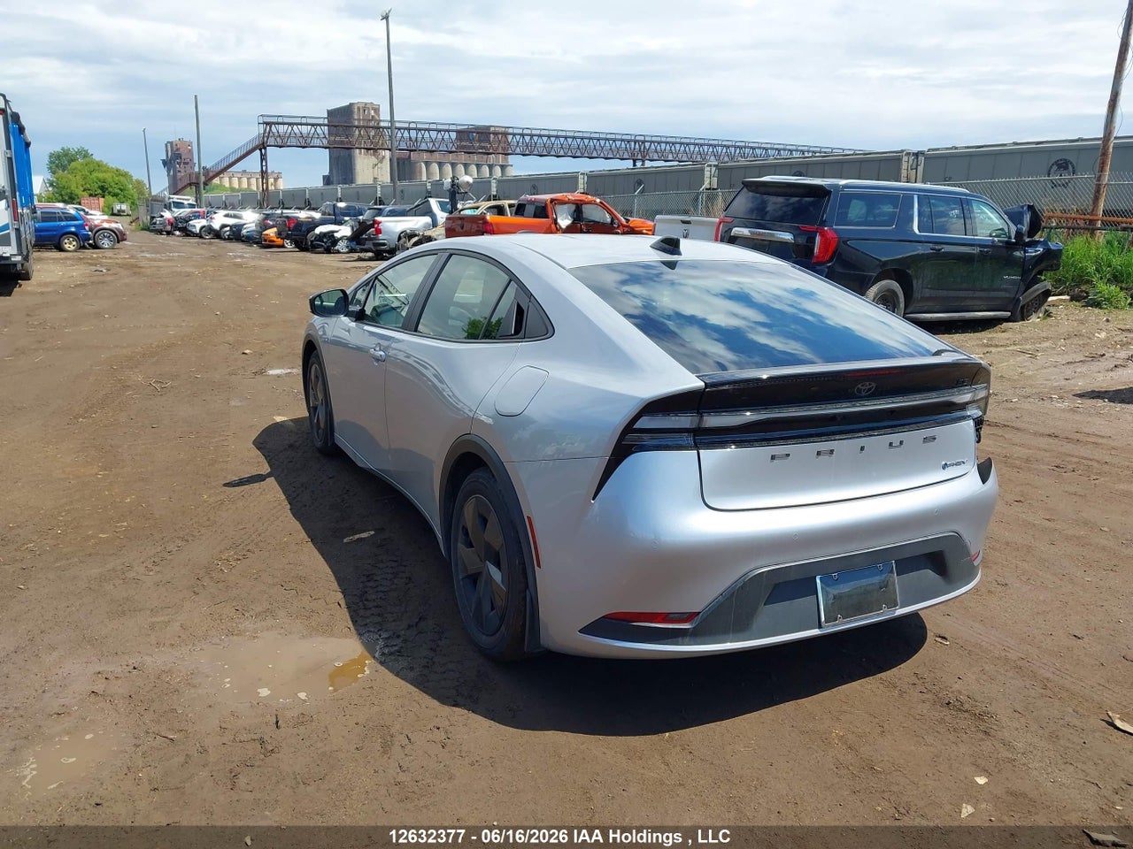2026 TOYOTA PRIUS thumbnail 4
