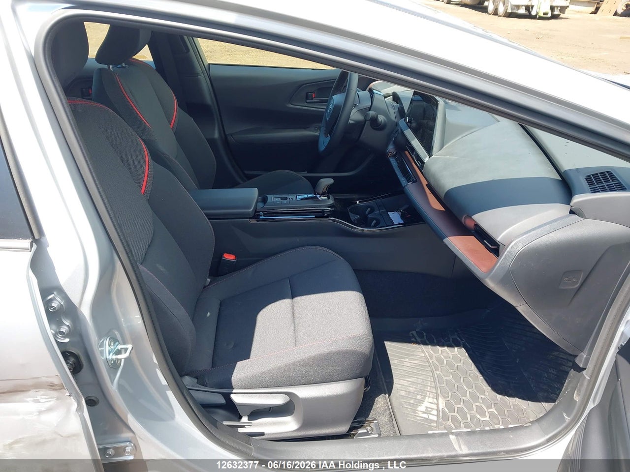 2026 TOYOTA PRIUS thumbnail 6