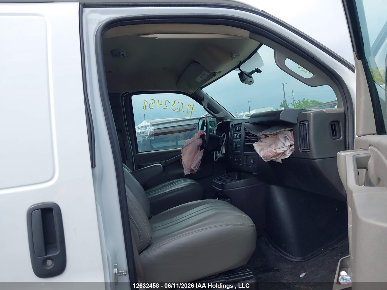 2024 GMC SAVANA 2500 WORK VAN thumbnail 6