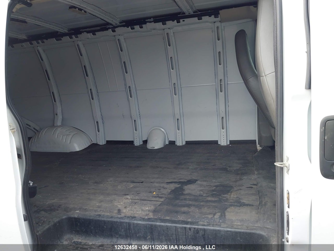 2024 GMC SAVANA 2500 WORK VAN thumbnail 9
