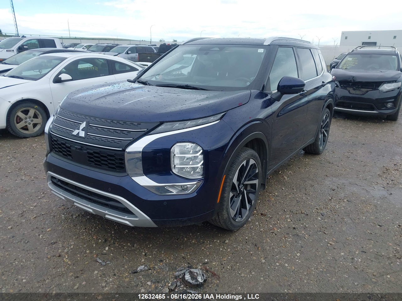 2022 MITSUBISHI OUTLANDER GT/GT PREMIUM thumbnail 3