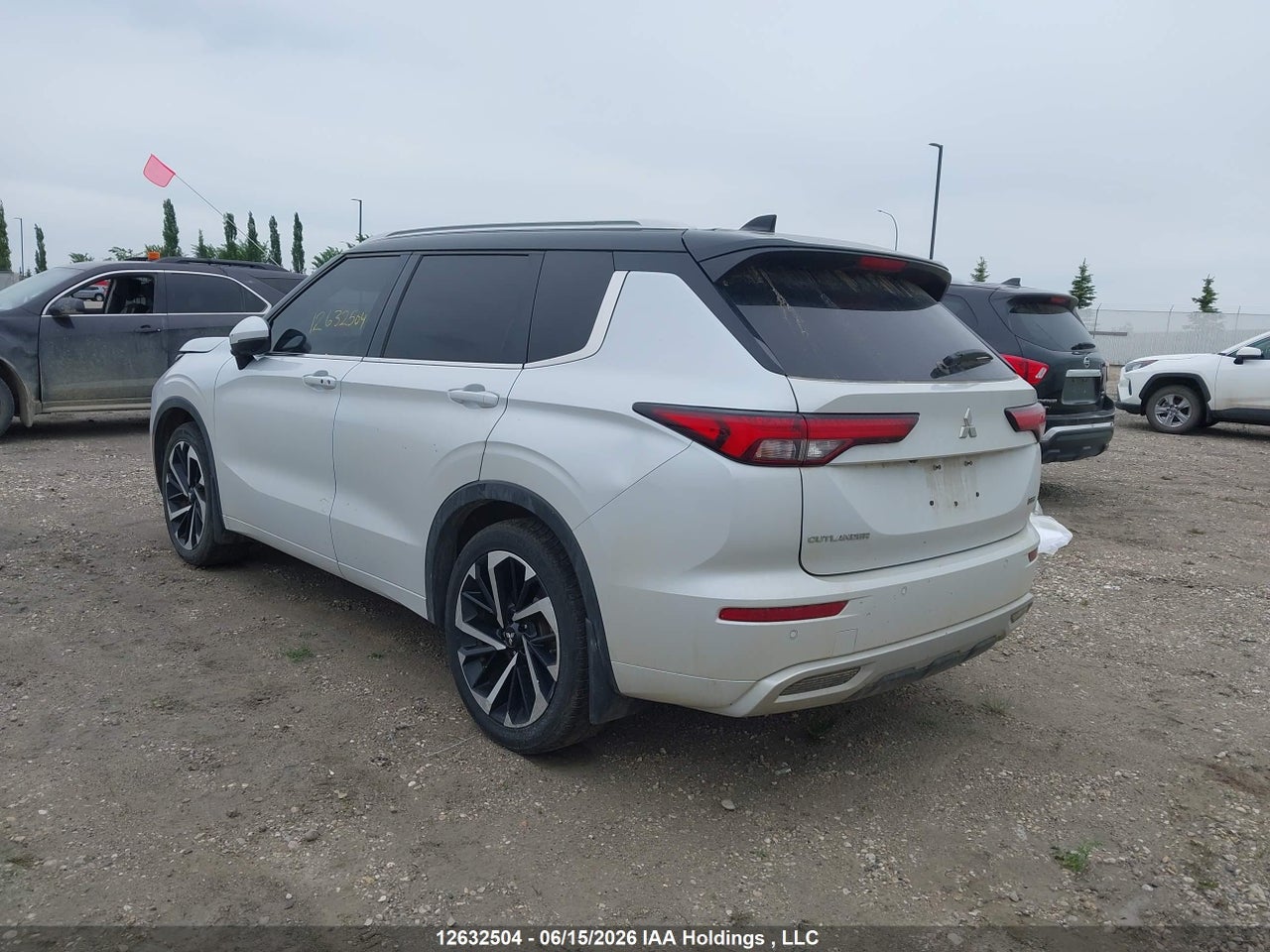 2023 MITSUBISHI OUTLANDER SEL/SEL BLACK EDITION/SEL TOURING/SEL PREMIUM/40TH ANNIVERSARY thumbnail 4