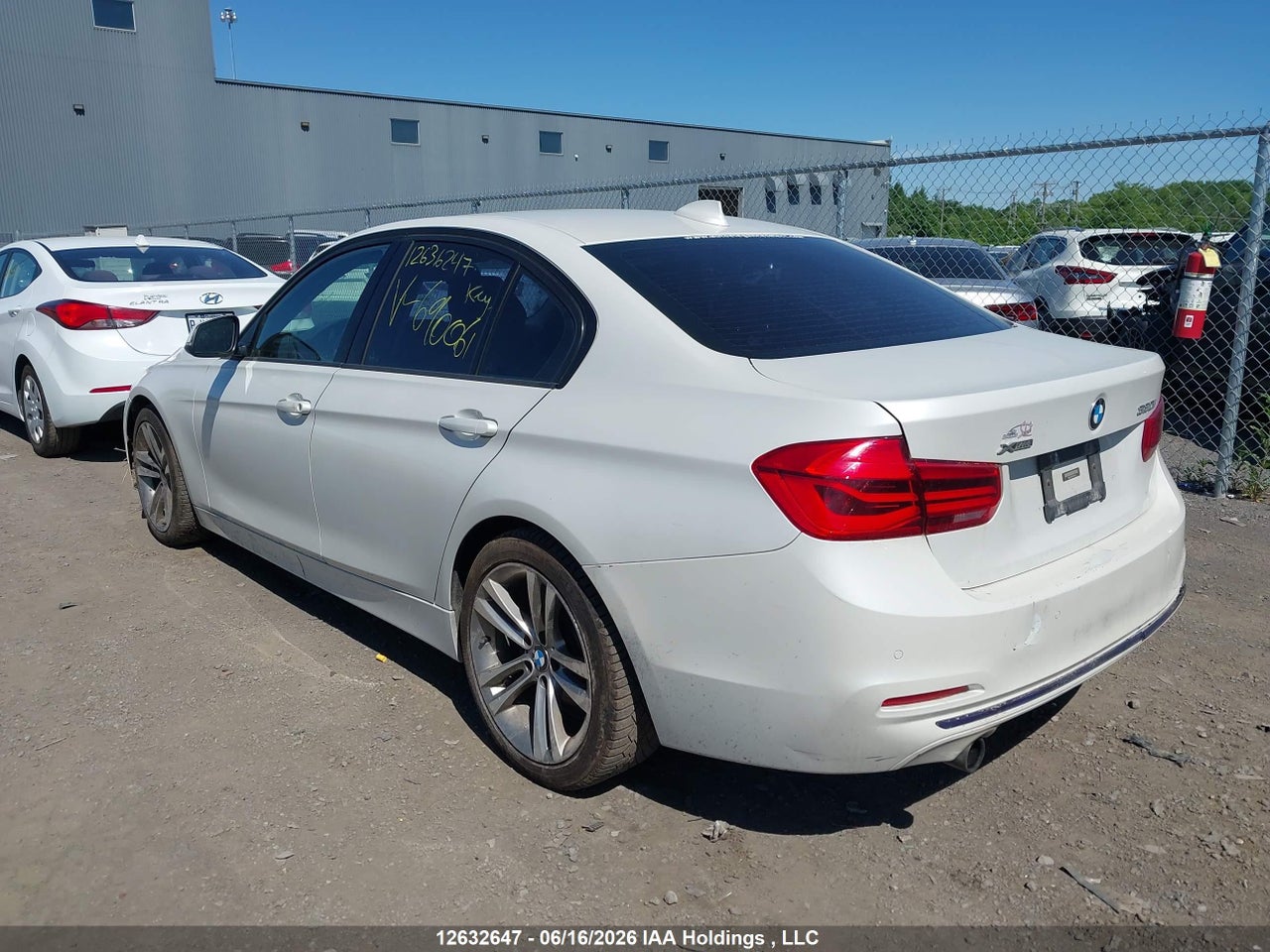 2016 BMW 320I XDRIVE thumbnail 4