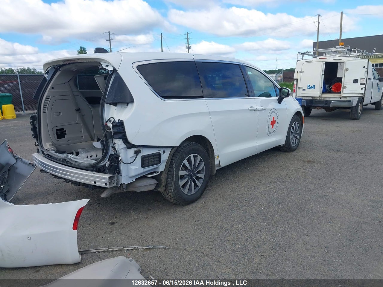 2023 CHRYSLER PACIFICA HYBRID TOURING L thumbnail 5