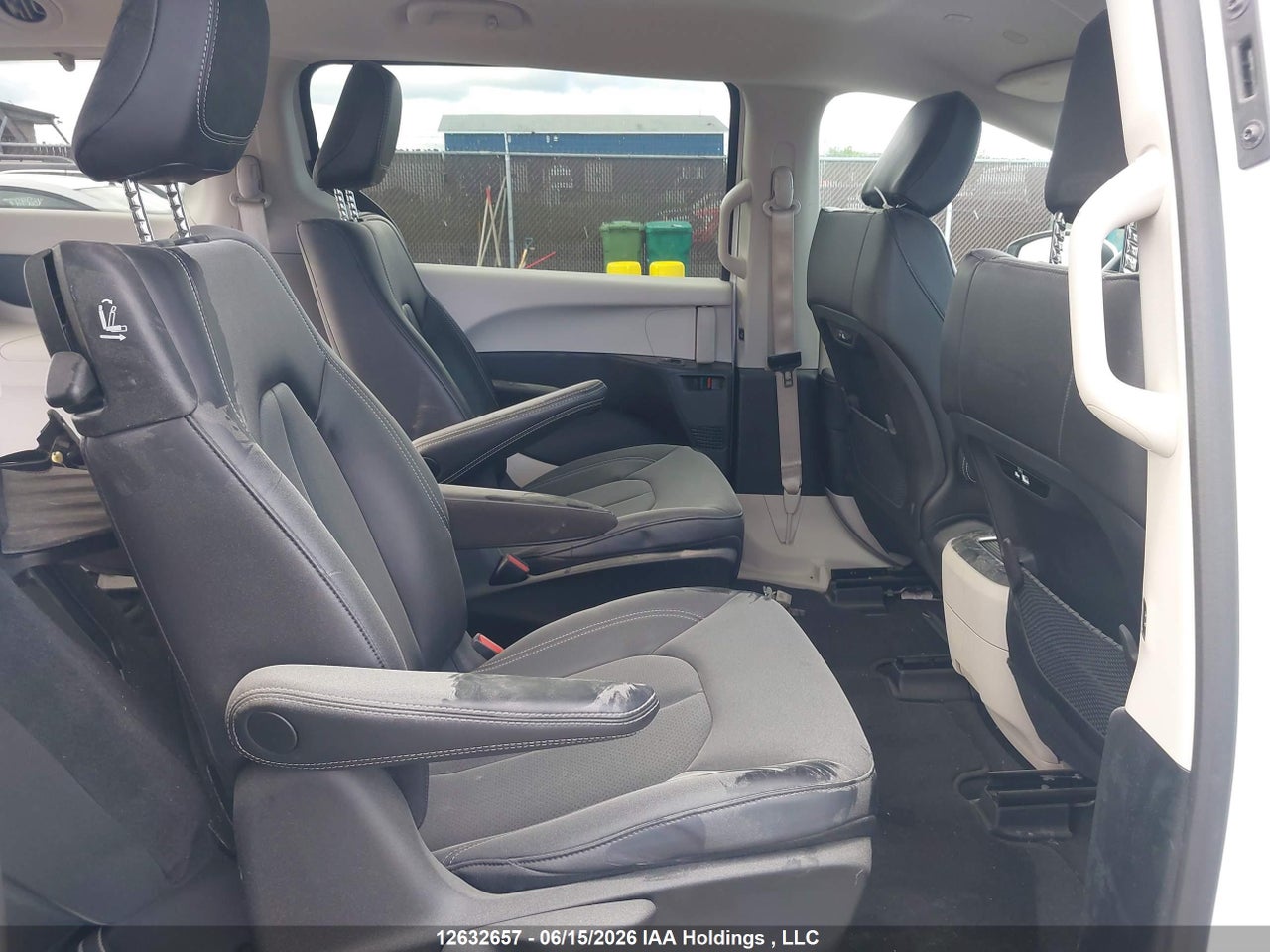 2023 CHRYSLER PACIFICA HYBRID TOURING L thumbnail 9