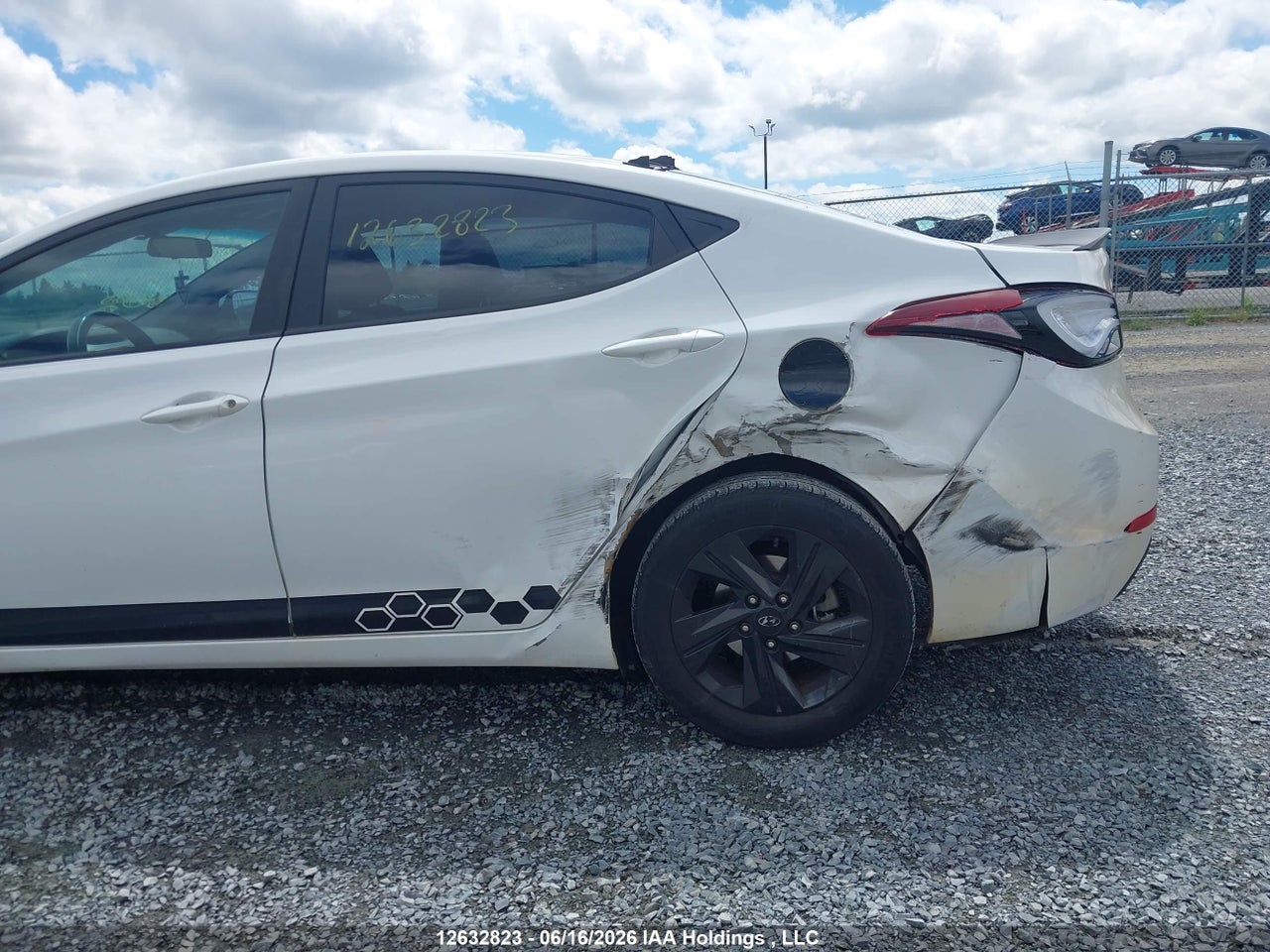 2016 HYUNDAI ELANTRA LE-R thumbnail 12
