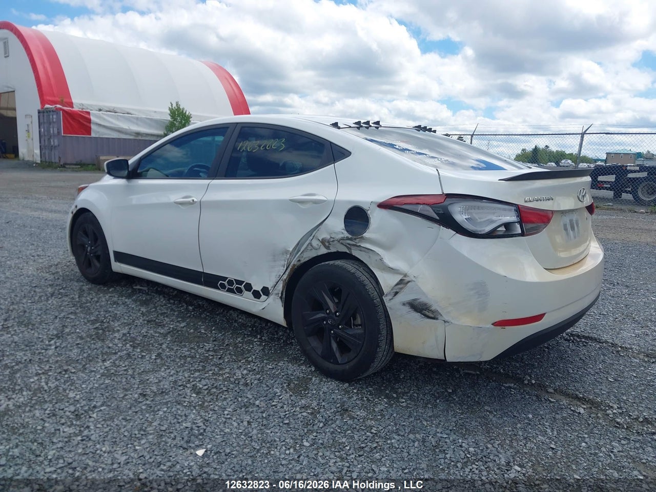 2016 HYUNDAI ELANTRA LE-R thumbnail 4