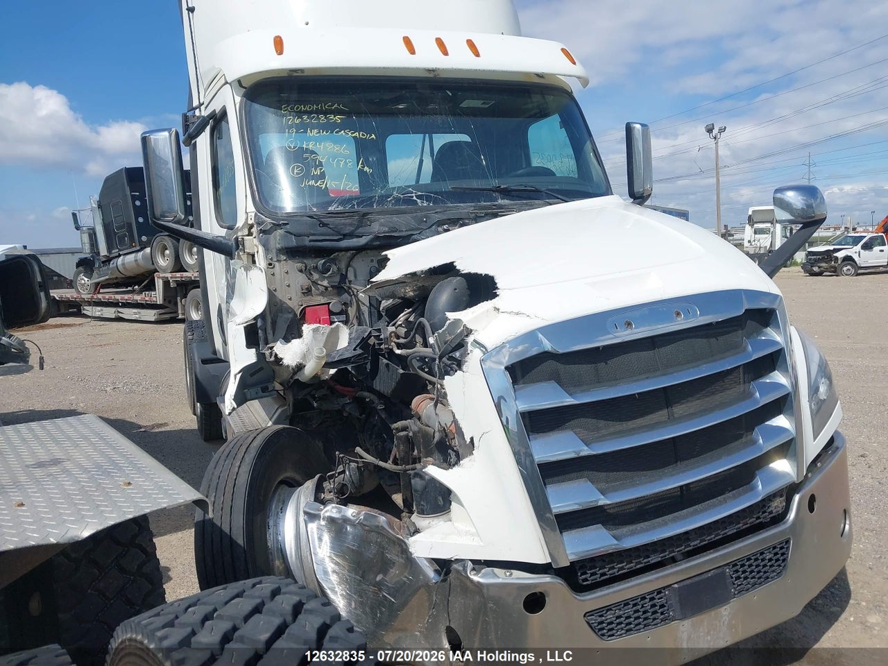 2019 FREIGHTLINER NEW CASCADIA 126 thumbnail 2