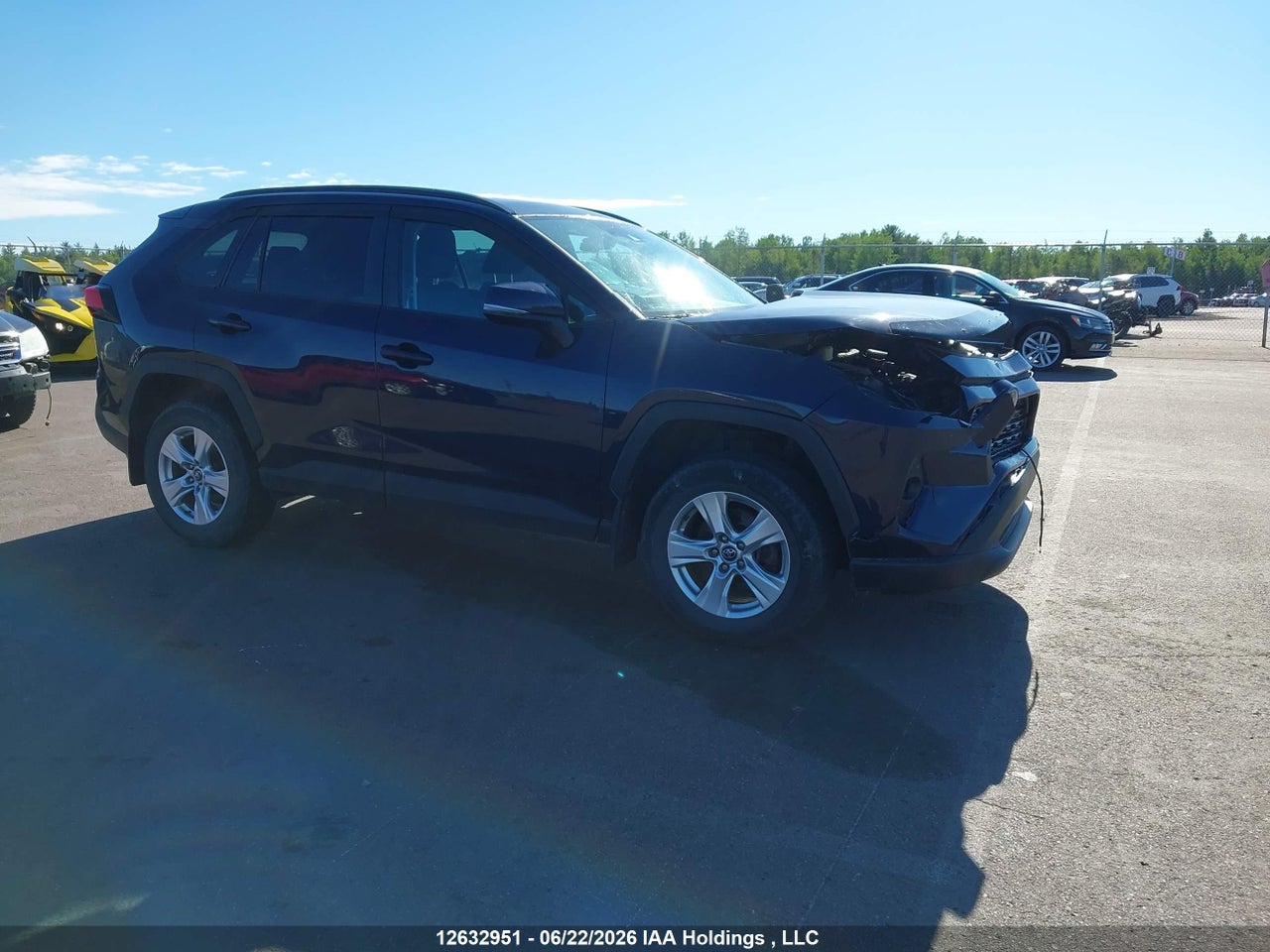 2020 TOYOTA RAV4 XLE thumbnail 2