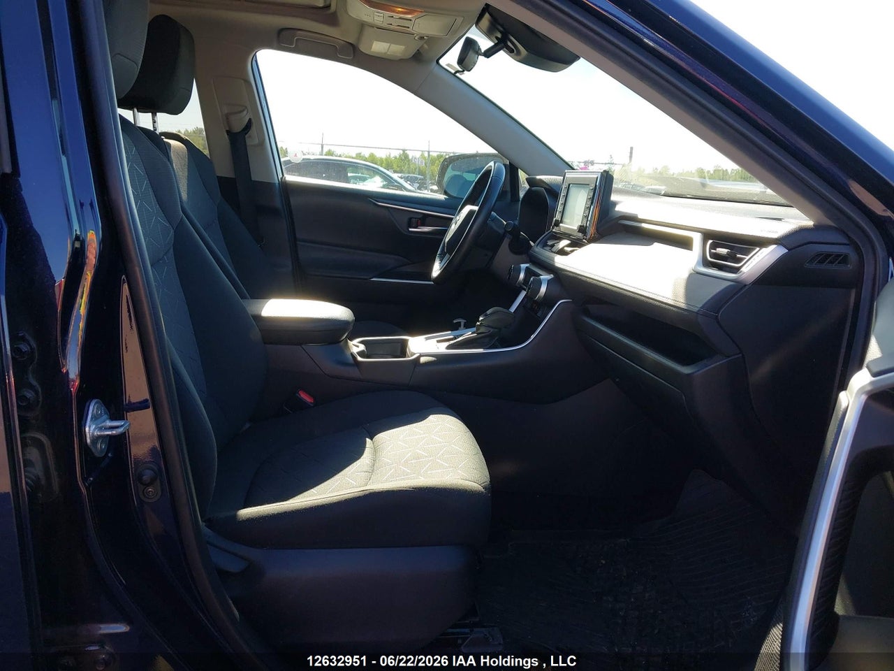 2020 TOYOTA RAV4 XLE thumbnail 6