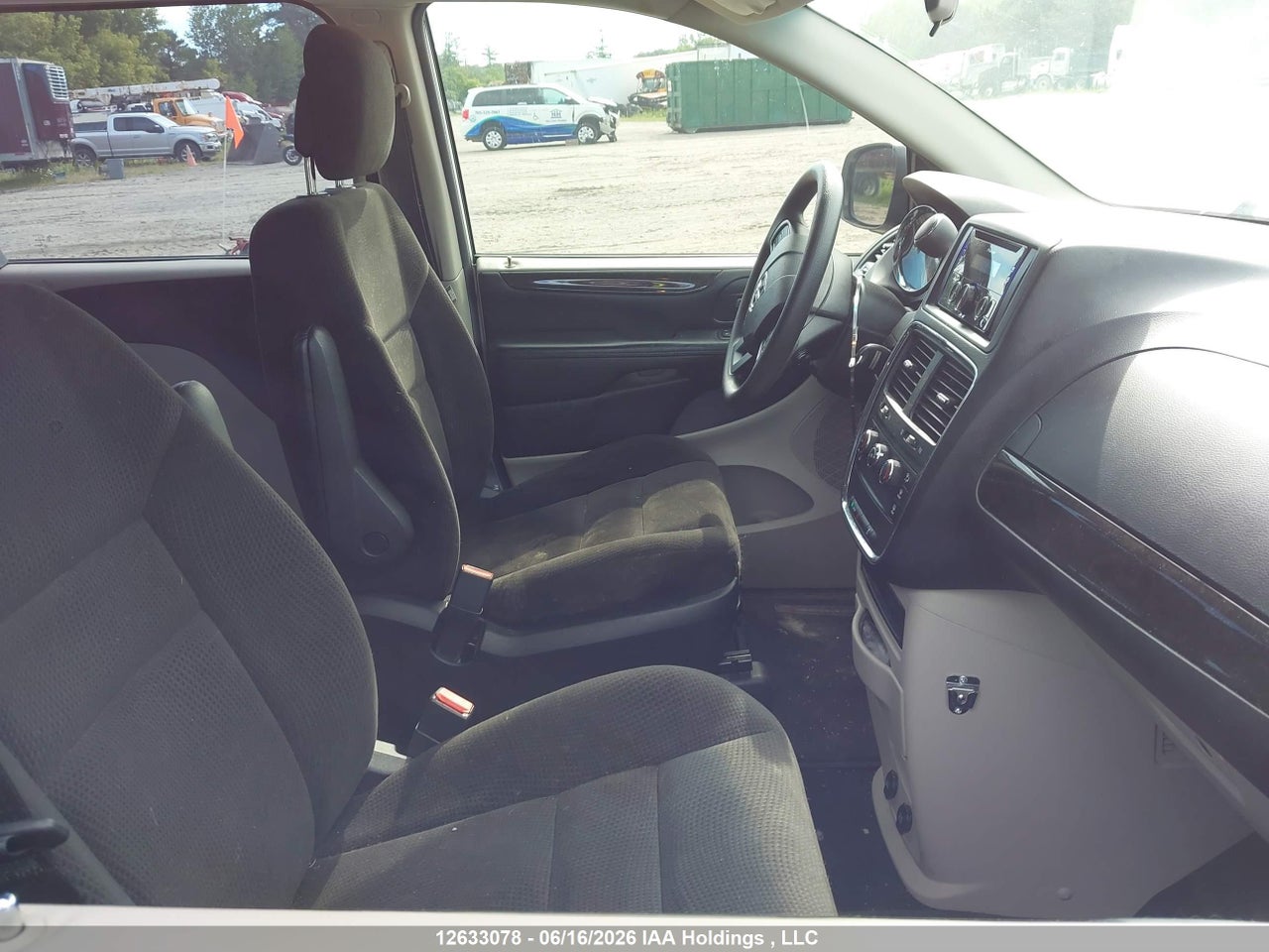 2016 DODGE GRAND CARAVAN thumbnail 6