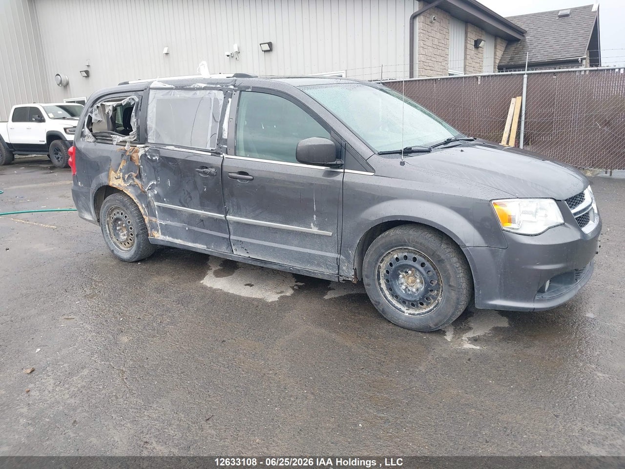2016 DODGE GRAND CARAVAN CREW thumbnail 2