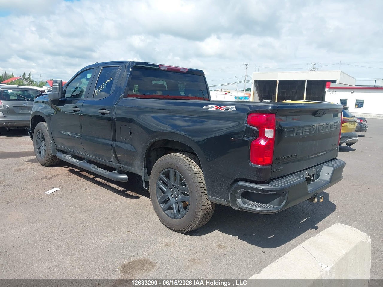2022 CHEVROLET SILVERADO 1500 CUSTOM thumbnail 4