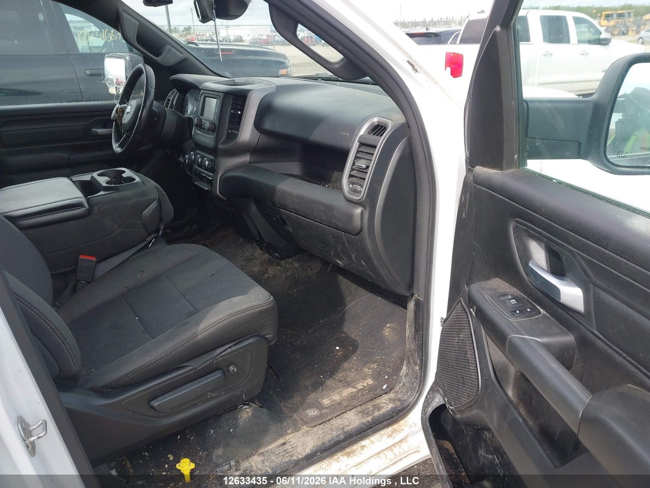 2024 RAM 1500 TRADESMAN thumbnail 6