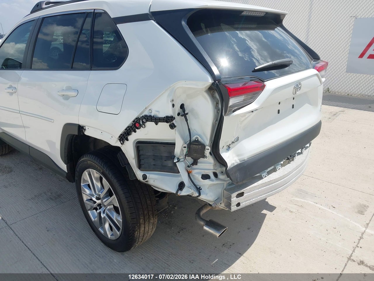 2025 TOYOTA RAV4 XLE/XLE PREMIUM thumbnail 7