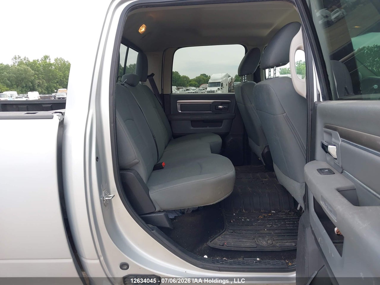 2016 RAM 2500 SLT thumbnail 9