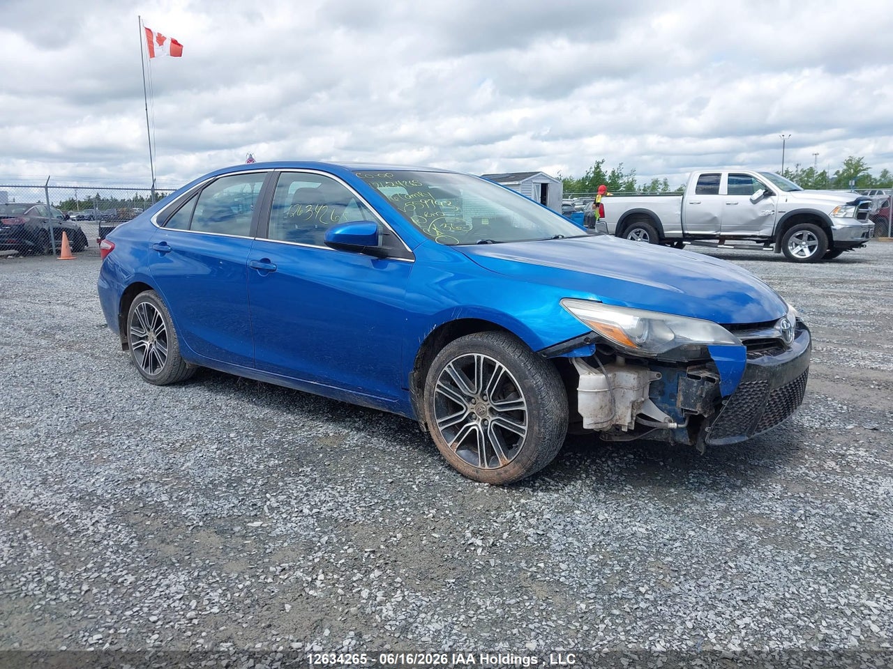 2016 TOYOTA CAMRY XSE thumbnail 2