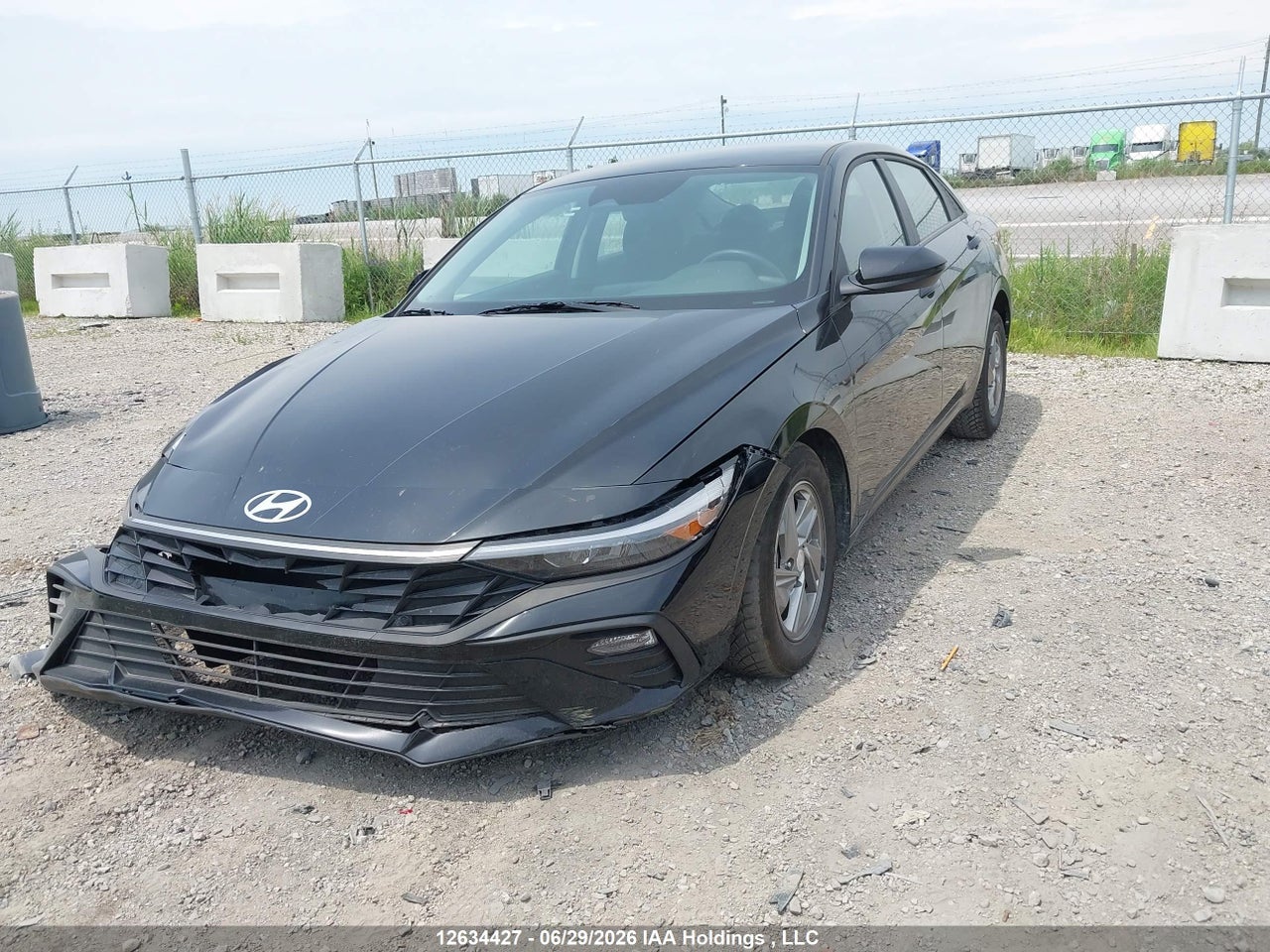 2025 HYUNDAI ELANTRA ESSENTIAL thumbnail 3