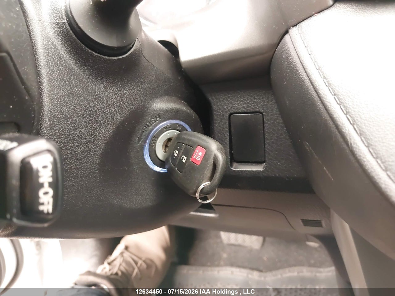 2017 TOYOTA RAV4 LE thumbnail 12
