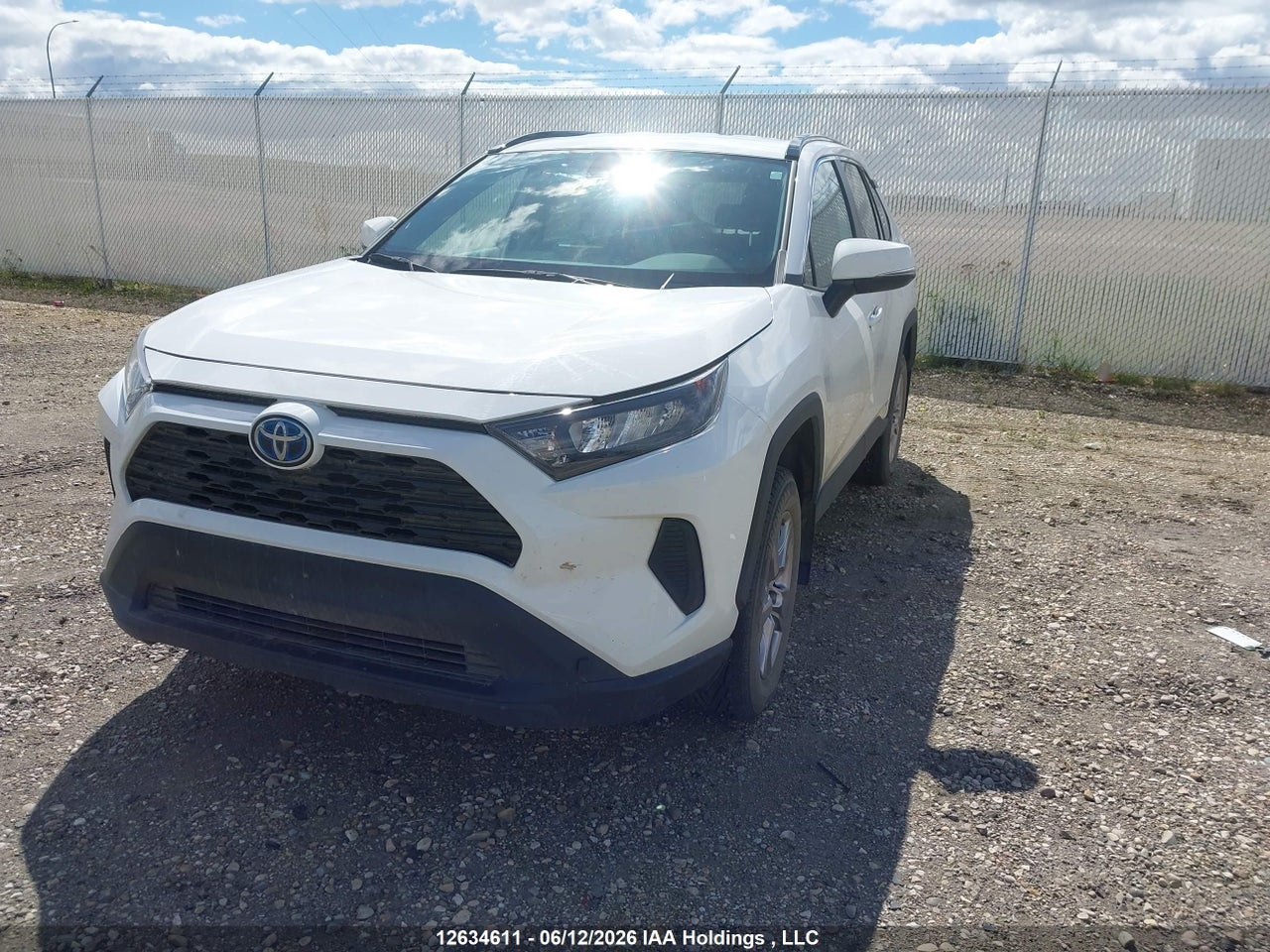 2022 TOYOTA RAV4 LE thumbnail 3