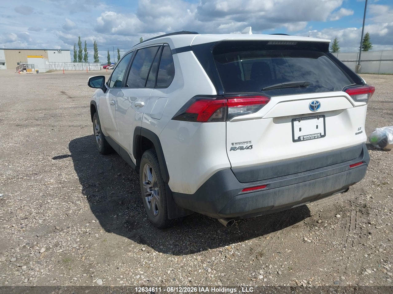 2022 TOYOTA RAV4 LE thumbnail 4