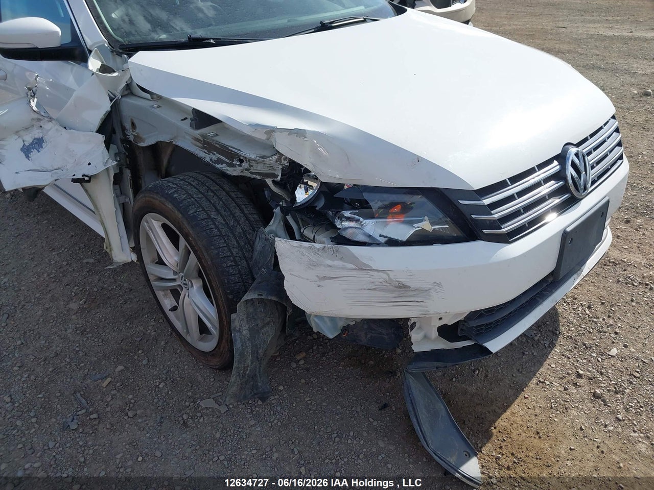 2014 VOLKSWAGEN PASSAT SEL thumbnail 7