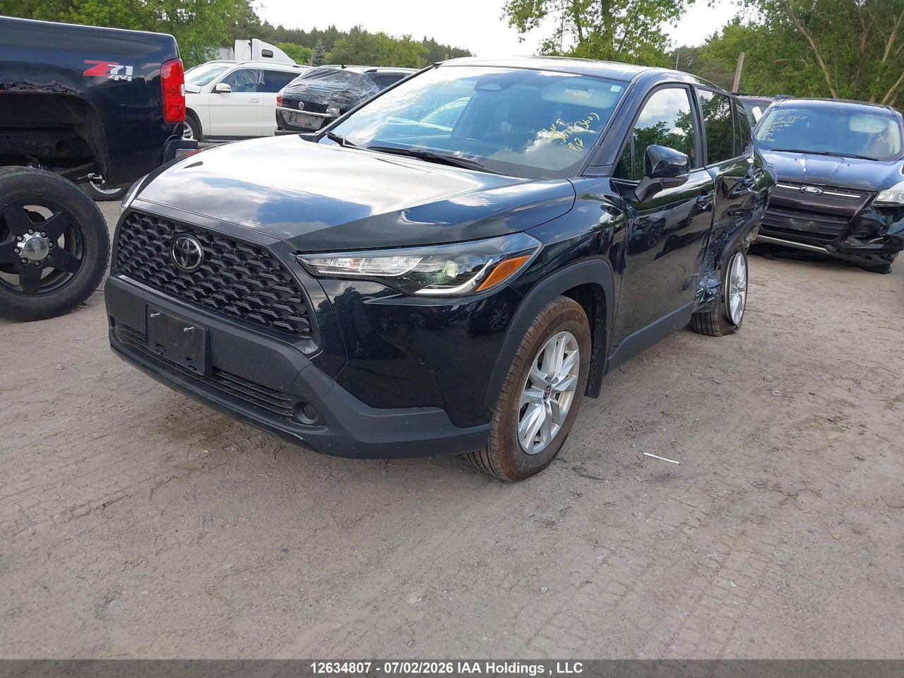 2025 TOYOTA COROLLA CROSS thumbnail 3