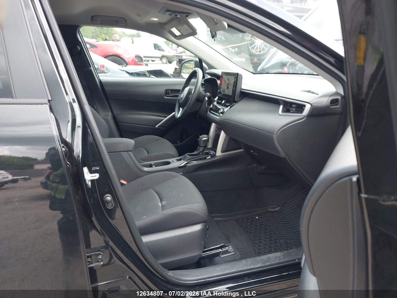 2025 TOYOTA COROLLA CROSS thumbnail 6