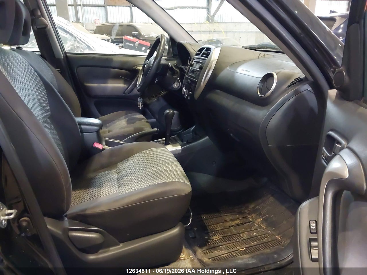 2005 TOYOTA RAV4 thumbnail 6