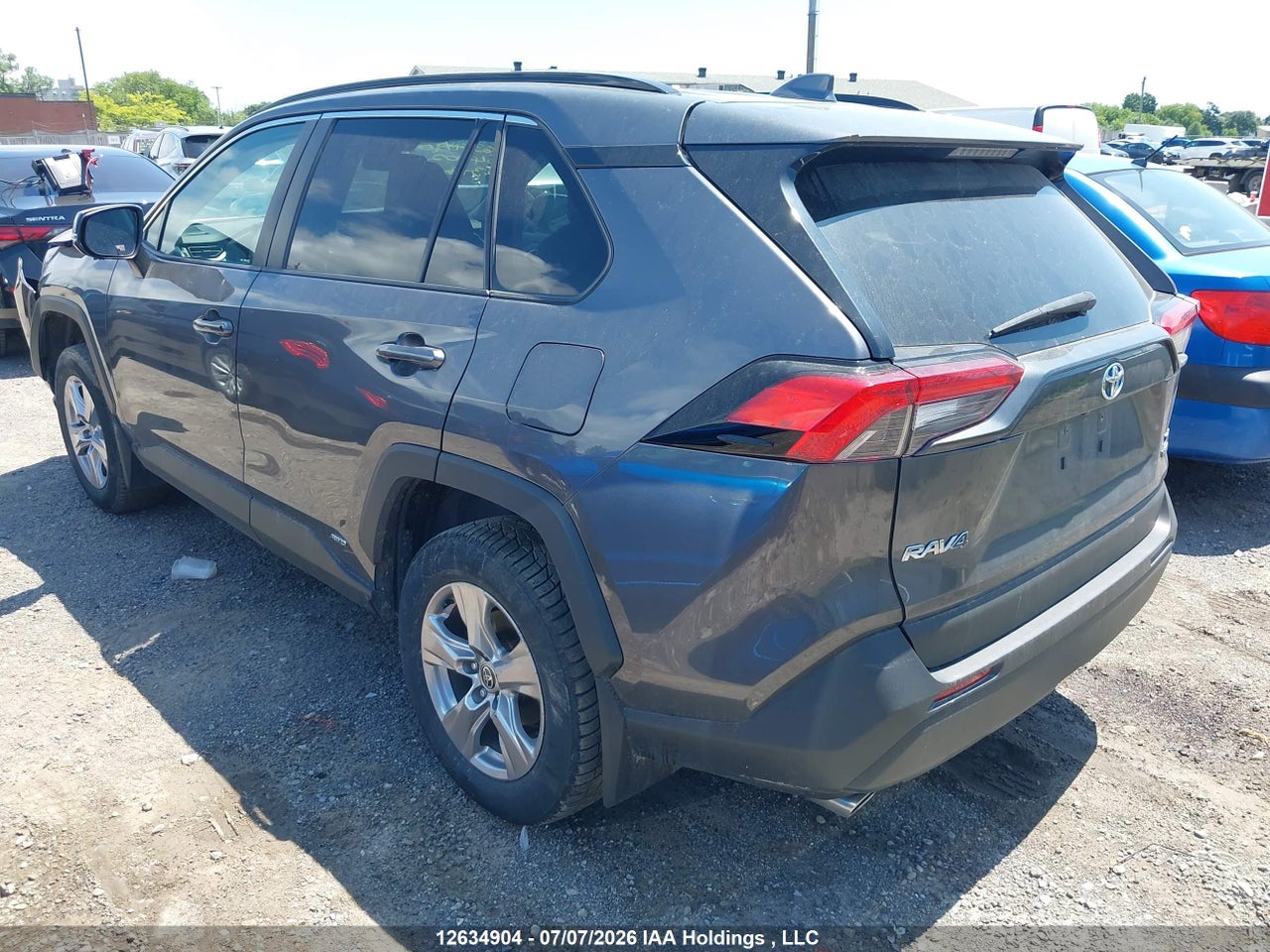 2023 TOYOTA RAV4 HYBRID XLE thumbnail 4