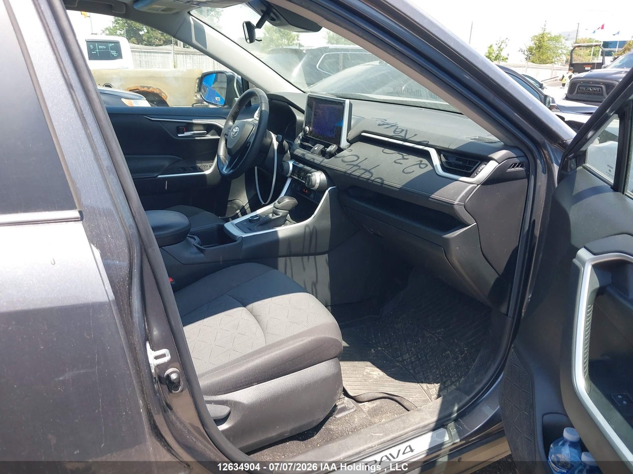 2023 TOYOTA RAV4 HYBRID XLE thumbnail 6