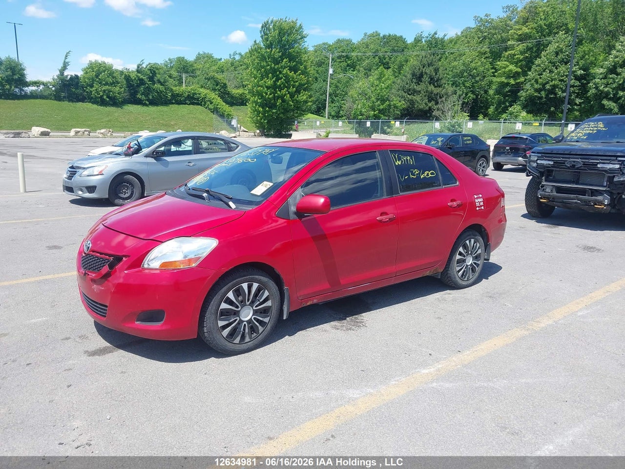 2010 TOYOTA YARIS thumbnail 3