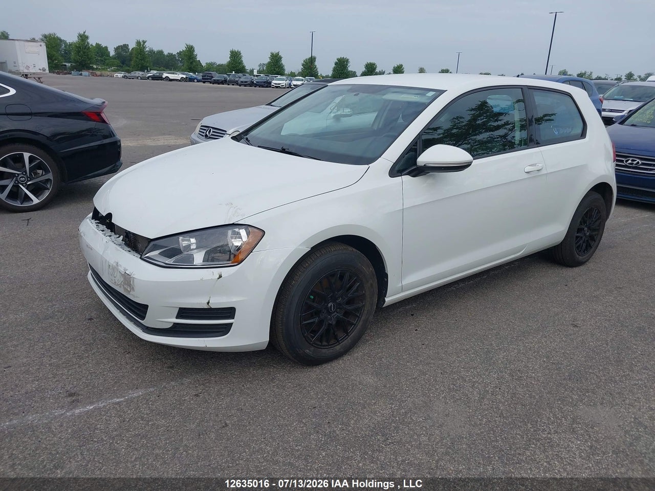 2017 VOLKSWAGEN GOLF TRENDLINE thumbnail 3