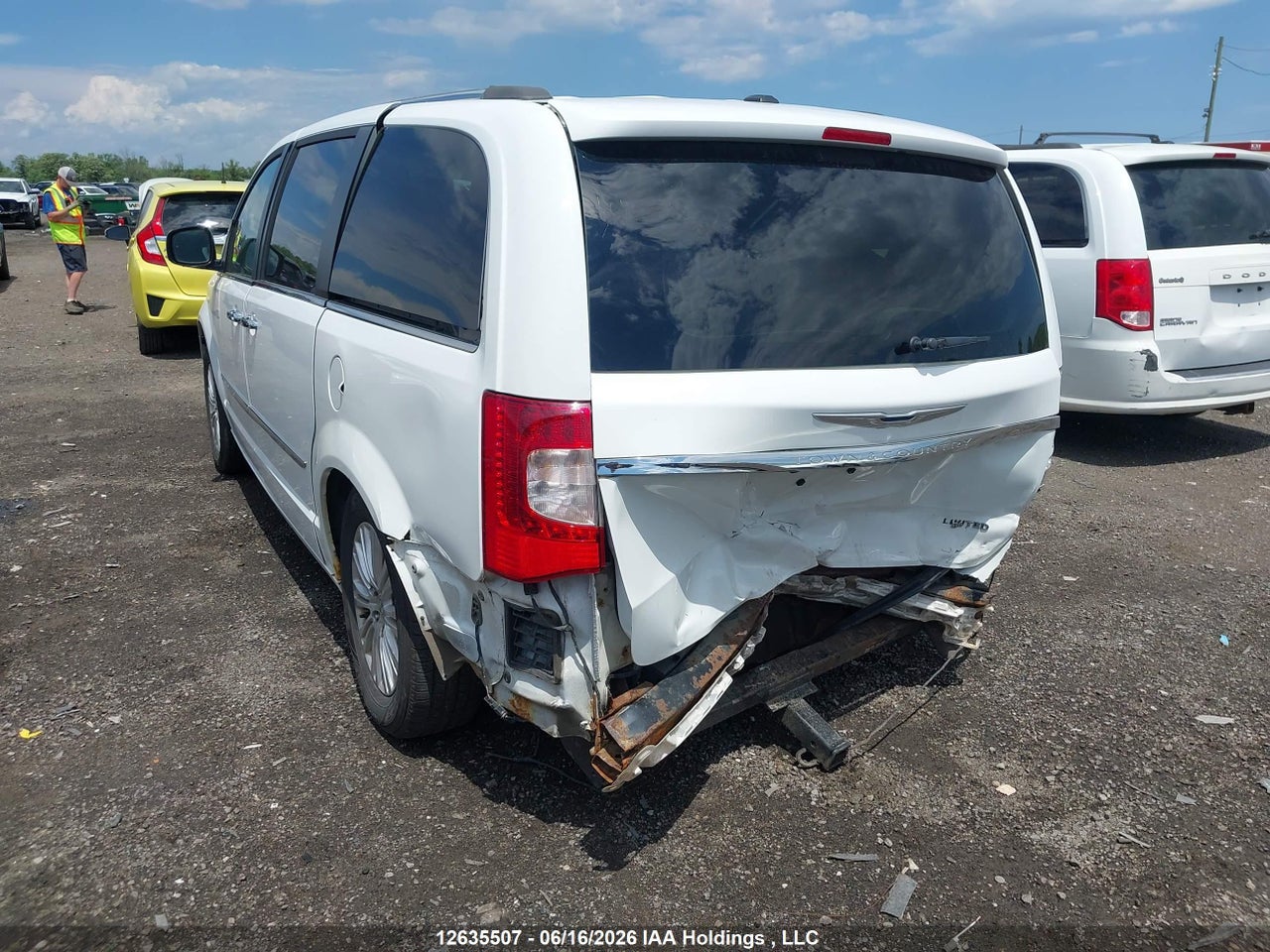 2014 CHRYSLER TOWN & COUNTRY LIMITED thumbnail 4