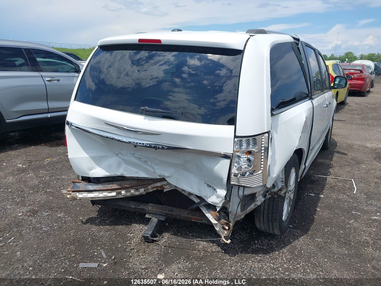 2014 CHRYSLER TOWN & COUNTRY LIMITED thumbnail 5