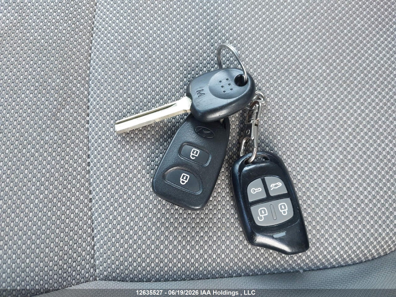 2012 HYUNDAI ACCENT GL thumbnail 12