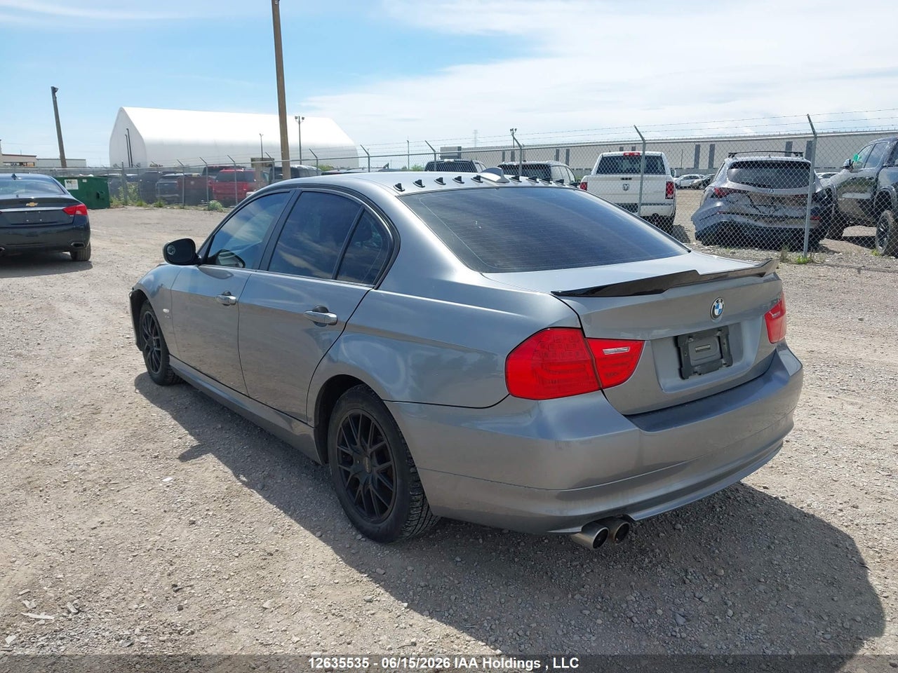 2011 BMW 3 SERIES thumbnail 4
