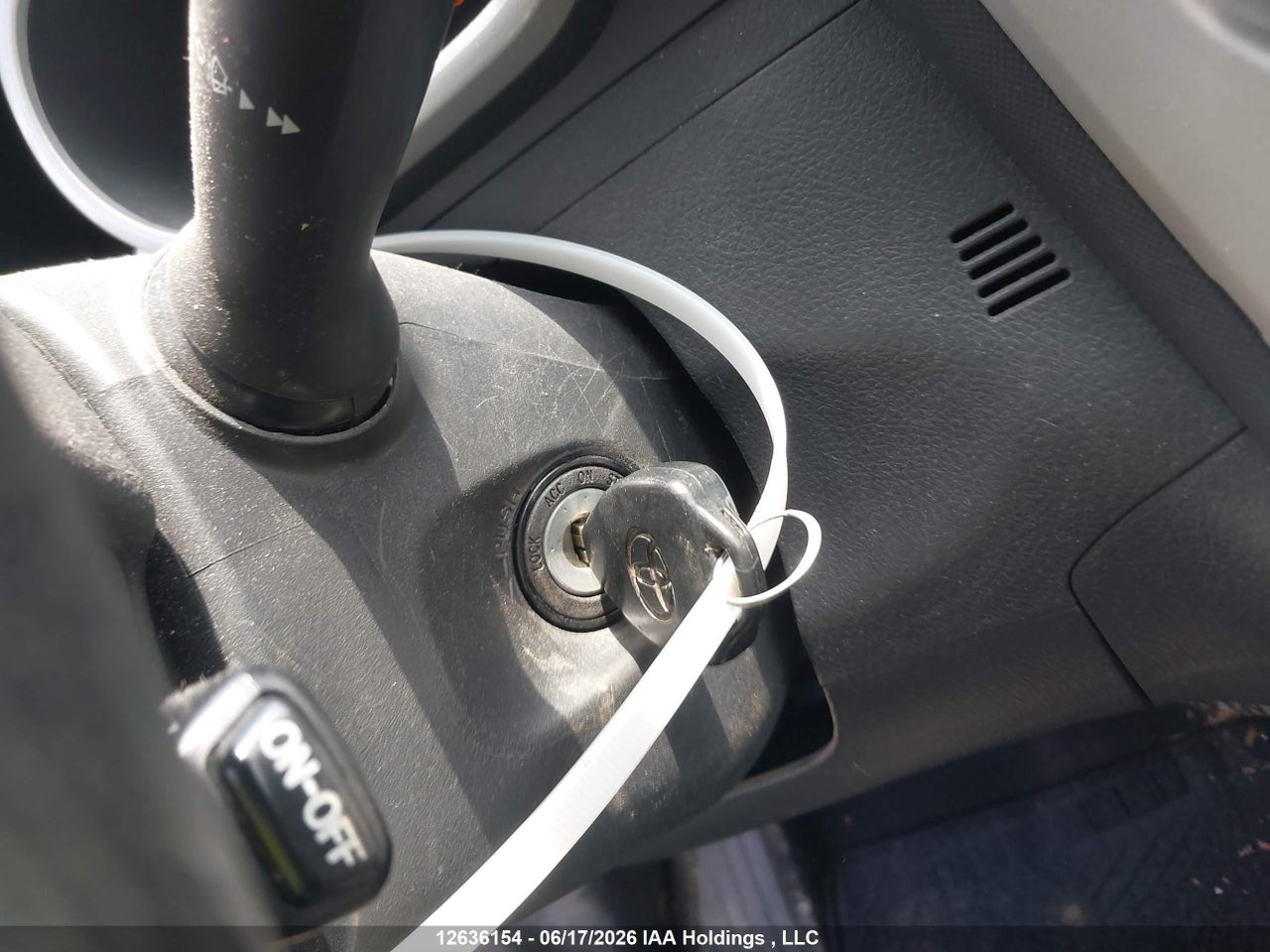 2013 TOYOTA MATRIX WAGON thumbnail 12