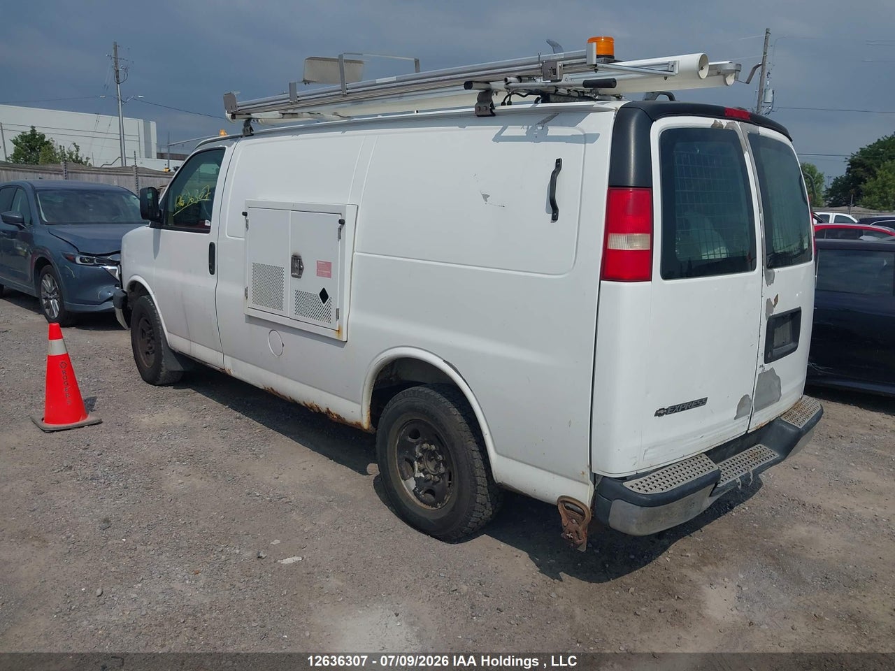 2009 CHEVROLET EXPRESS 3500 STANDARD thumbnail 4